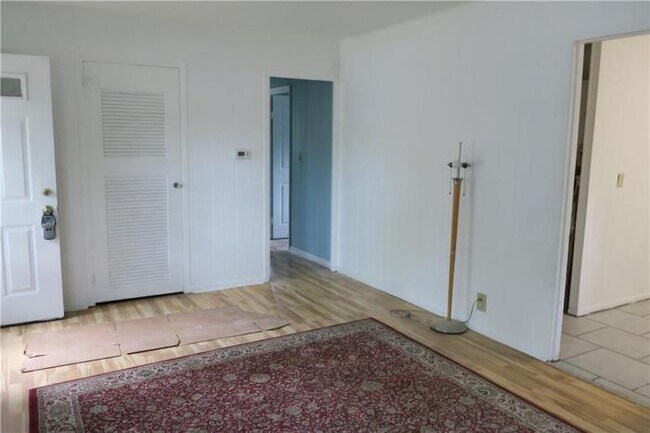 Building Photo - 3 bedroom in Indianapolis IN 46222