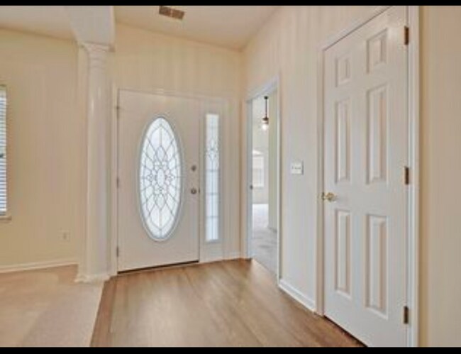 Foto del edificio - Spacious Home in the Heart of Goose Creek
