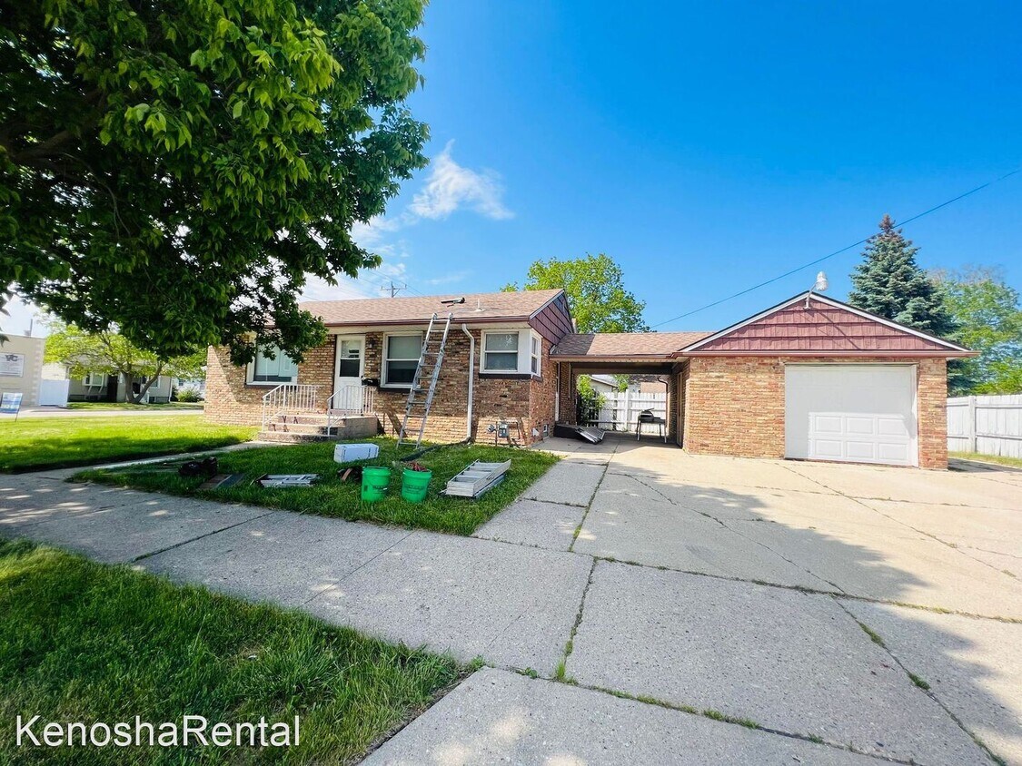 2 br, 2 bath House 2714 48th Street House for Rent in Kenosha, WI