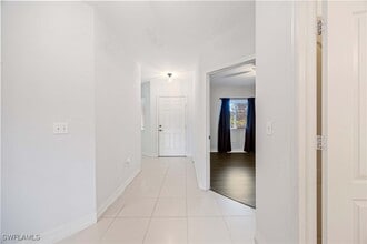 Building Photo - 7823 Regal Heron Cir