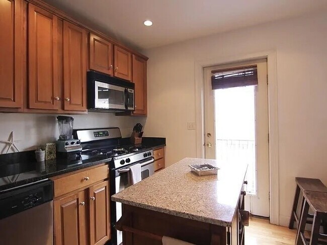 Foto del edificio - 764 E 6th St