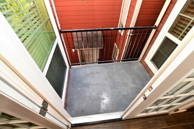 Foto del edificio - 9821 Walnut St