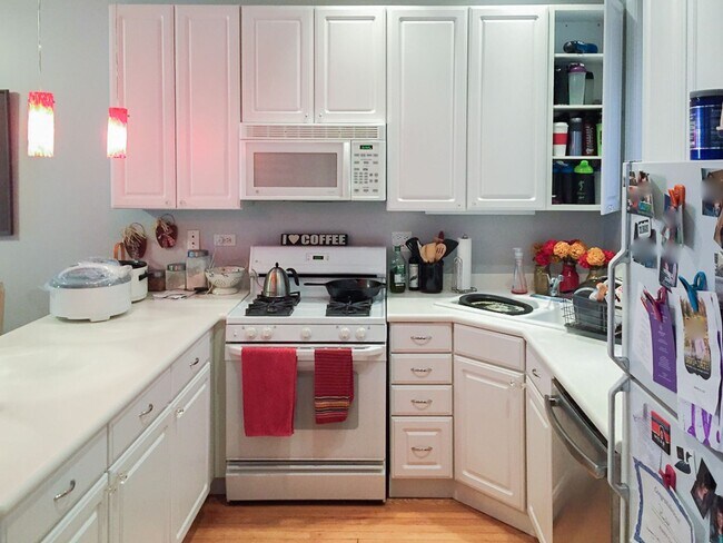 Foto del edificio - 3854 N Southport Ave