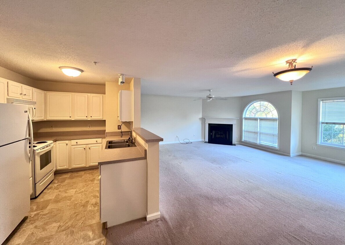 Foto principal - Condo FOR RENT Winston Salem!!