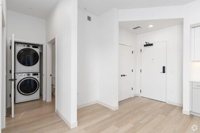 2BR, 2BA - 1,080SF Laundry - The Steward