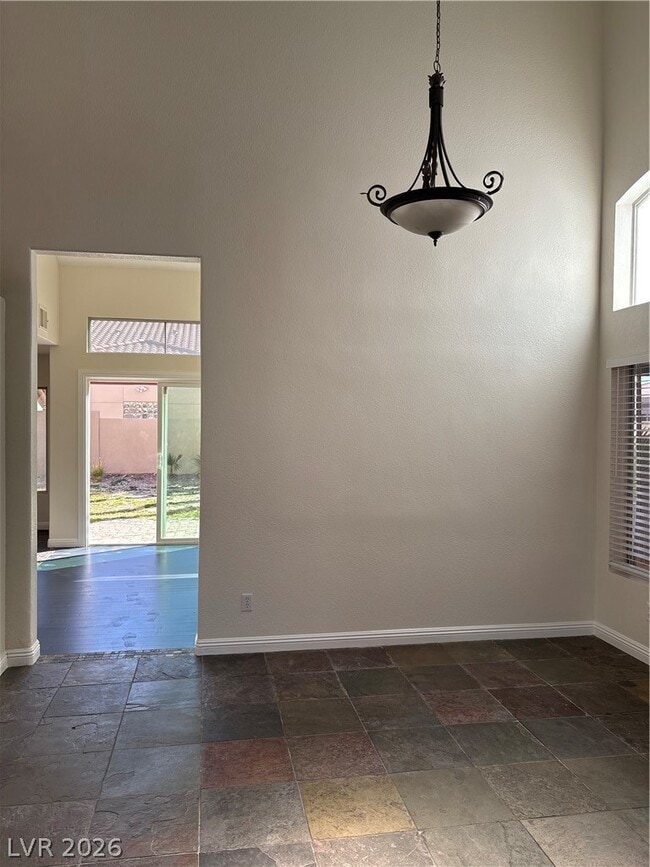 Building Photo - 2670 Ridgewater Cir