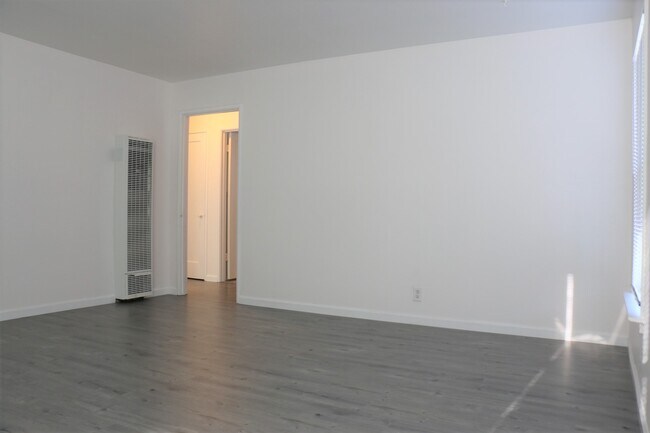 Building Photo - 1321 135th Ave