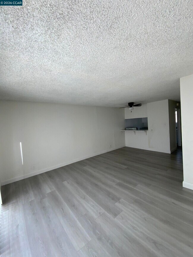 Foto del edificio - 461 Corte Arango