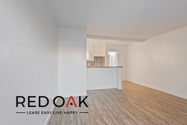 Foto del edificio - ~1 Month FREE~ Beautiful, Recently Redone ...