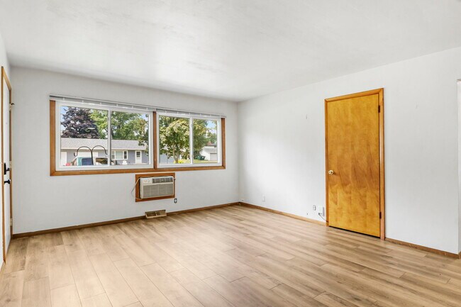 Foto del edificio - 124 Spruce St, Sauk City, WI 53583