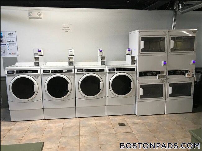 Foto del edificio - 151 Park Dr