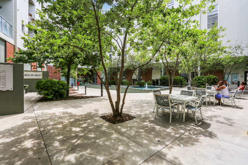 Primary Photo - 620 Glen Iris Dr NE