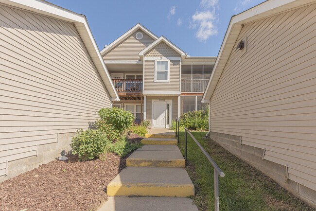 Foto del edificio - 1324 Heatherwood Ln