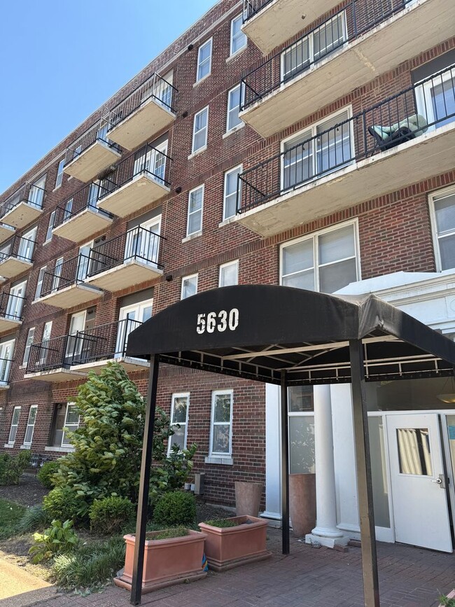 Building Photo - 5630 Pershing Ave
