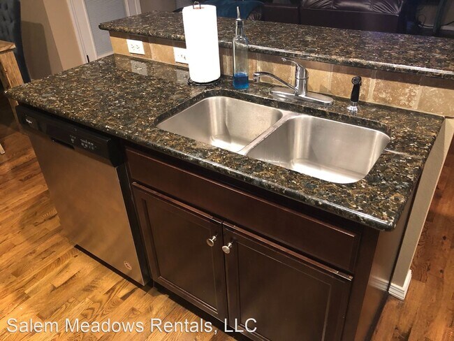 Building Photo - 3 br, 2 bath House - 3520 S juniper