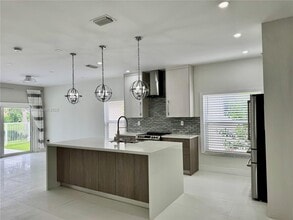 Building Photo - 16420 Sapphire St