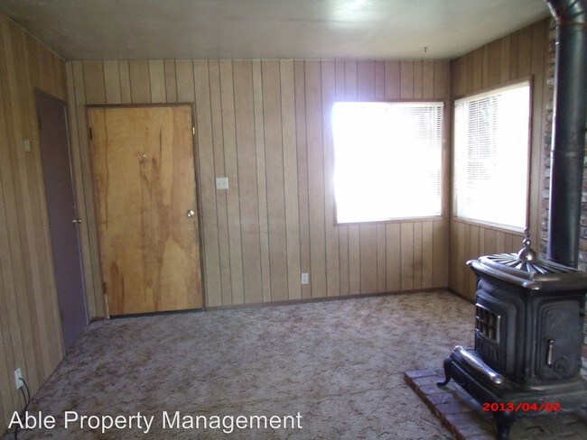 Building Photo - 3 br, 2 bath House - 4508 Pine Ln