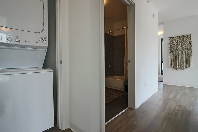 Foto del edificio - 613 N Wells St
