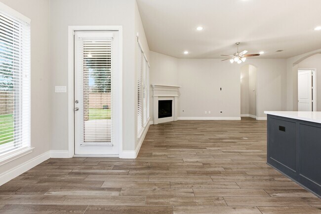 Foto del edificio - 6927 Pondhawk Dr