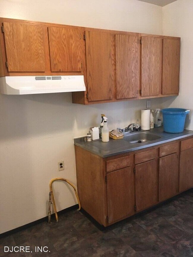 Foto del edificio - 3 br, 1.5 bath House - 2661 Roberts Avenue