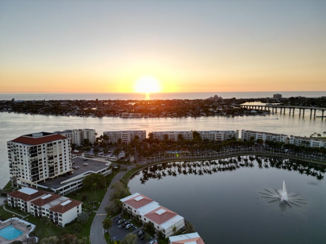 Building Photo - 6295 Bahia Del Mar Cir