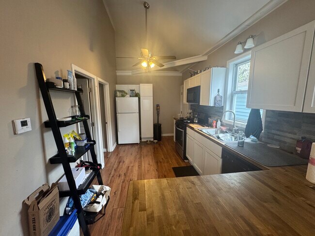 Foto del edificio - 2042 W Cullerton St