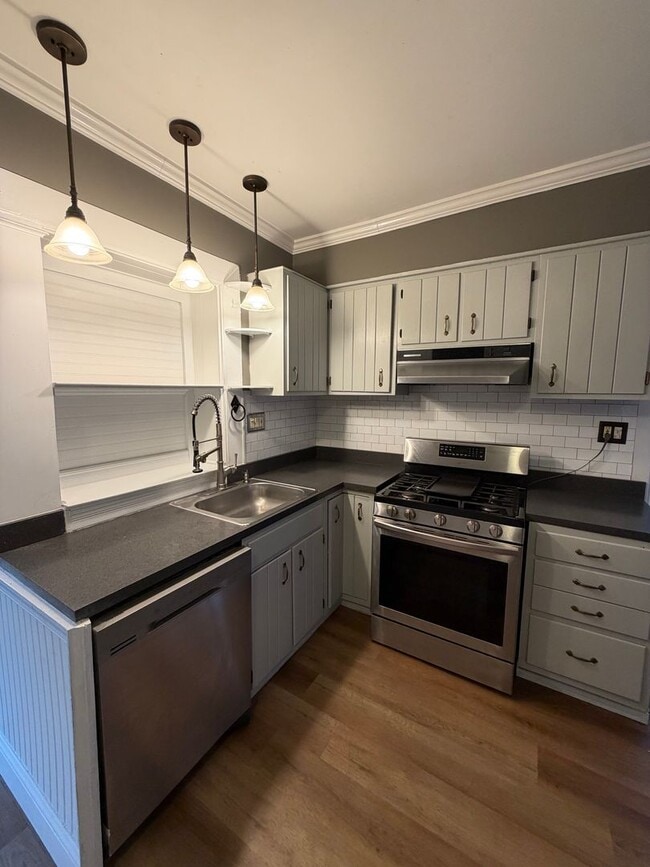 Photo - Gorgeous Mount Penn 4 BR/1 1/2 Bath For Rent House