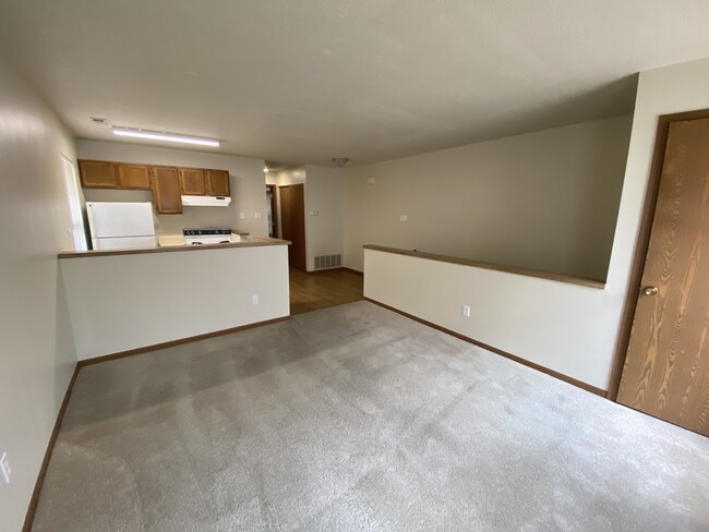 Open concept living - 7336 Hampton Ave