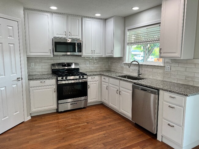 Foto del edificio - 1117 Feltham Peak Dr