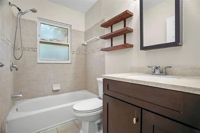 Foto del edificio - 446 37th Ave NE