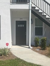 Building Photo - 394 W Plum St