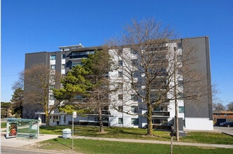 Building Photo - 1264 York Mills