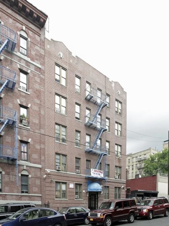 Primary Photo - 2605 Marion Ave