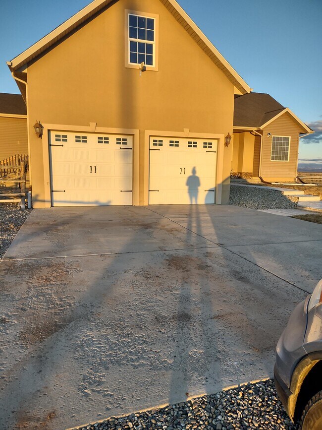 1398 Paradise Rd Unit 1, Big Piney, WY 83113 Room for Rent in Big Piney, WY