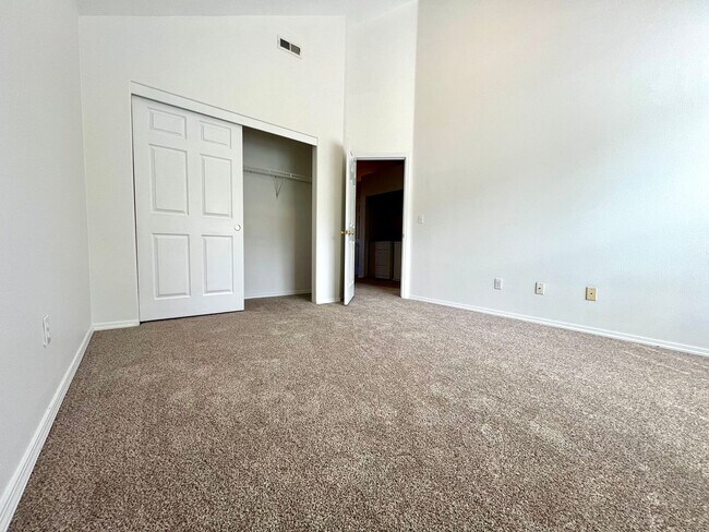 Foto del edificio - Spacious, Updated Townhome in Prime Beaverton Location!