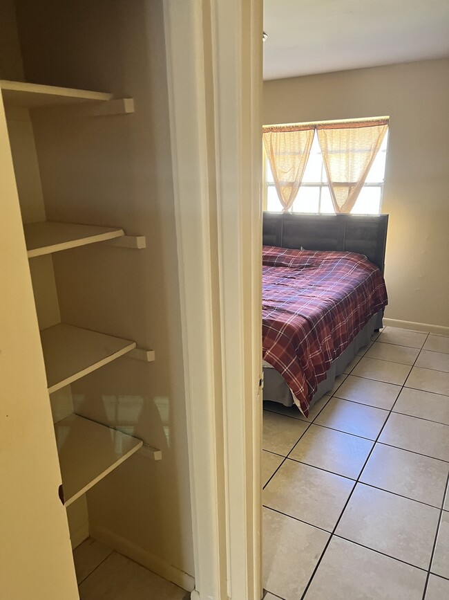 Foto del edificio - 914 East Annie Street, Unit A
