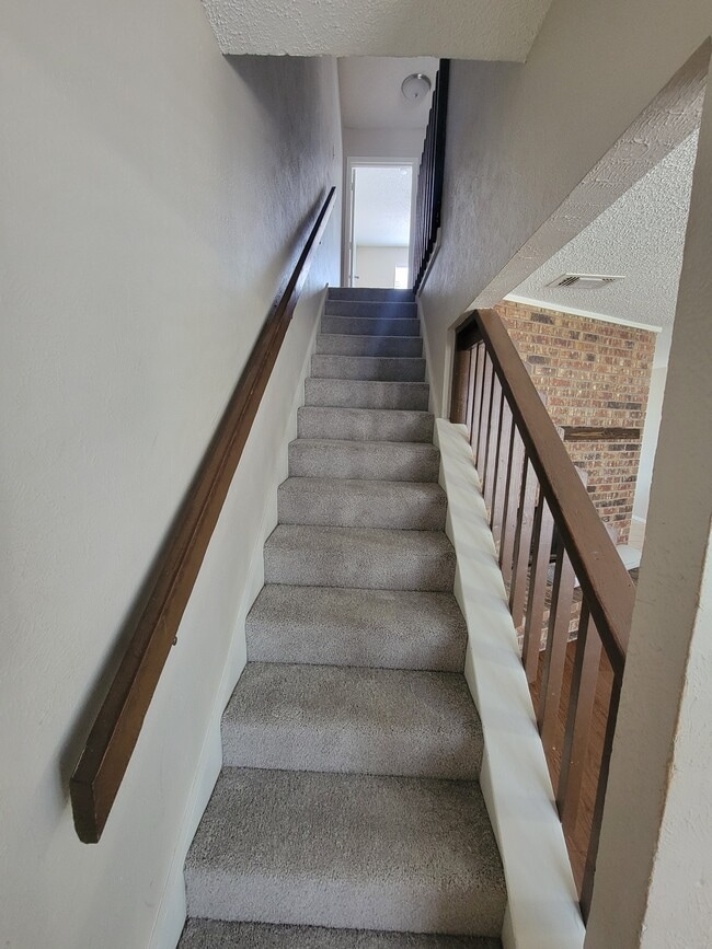 Building Photo - 612 Lillard Rd