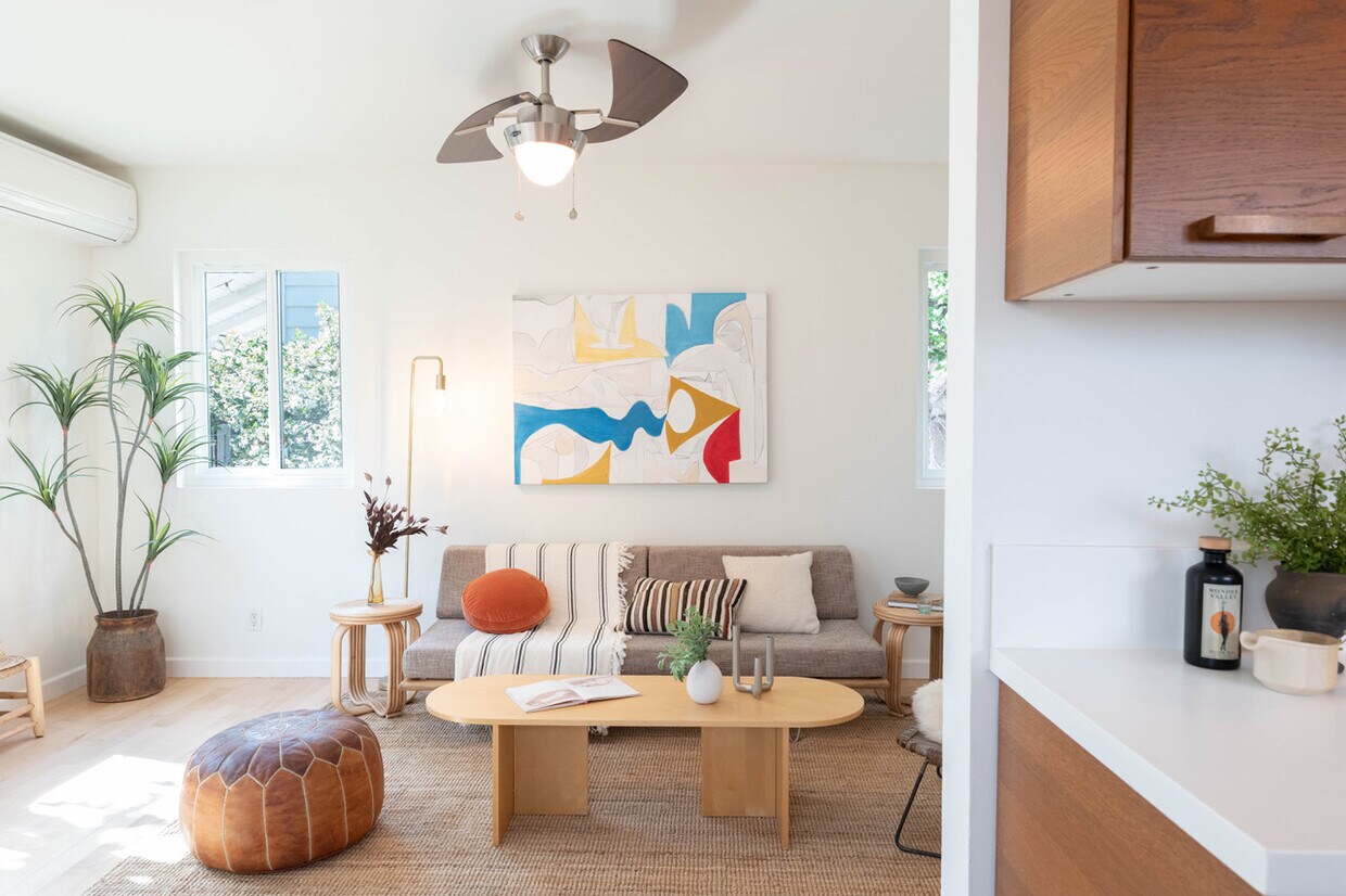 Foto principal - 1830 Walgrove Ave