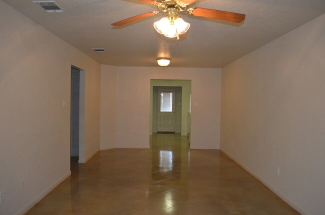 Building Photo - 939 MW