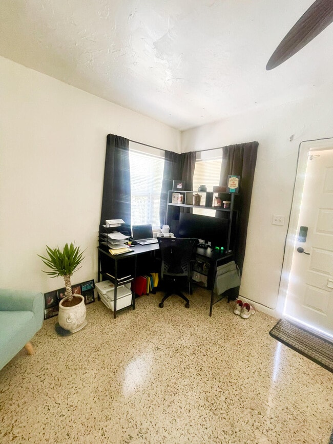 Building Photo - 308 S Ocean Blvd