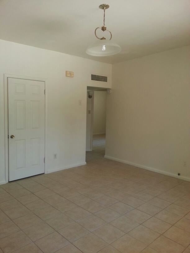 Foto del edificio - 702-702 E 3rd St