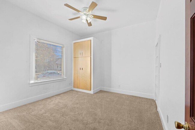 Building Photo - ALL PROSPECTIVE TENANTS MUST SUBMIT A $58 ...