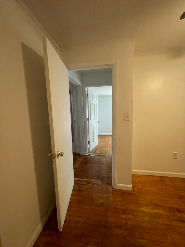 Building Photo - 827 Sagamore Ave