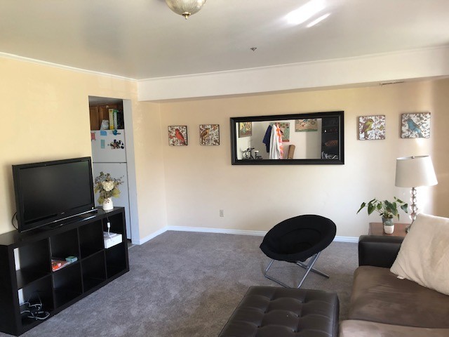 Huge Living Room - 642 N 200 E