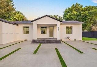 Building Photo - 8281 NE 2nd Ct