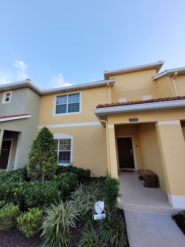 Photo - Fully Furnished 4 bed 3 bath with Pool in ... House