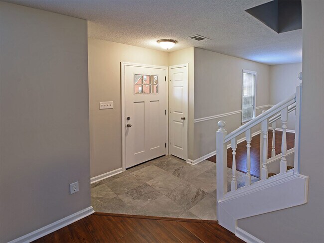 Building Photo - 4 Bedroom, 2.5 Bathrooms Near Sanga Rd and...