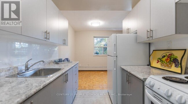 Building Photo - 52 Park St E