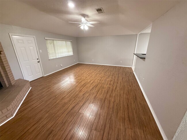 Foto del edificio - 13414 Wells River Dr