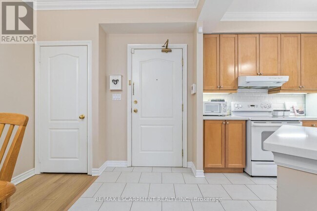 Photo du bâtiment - 3351-3351 Cawthra Rd
